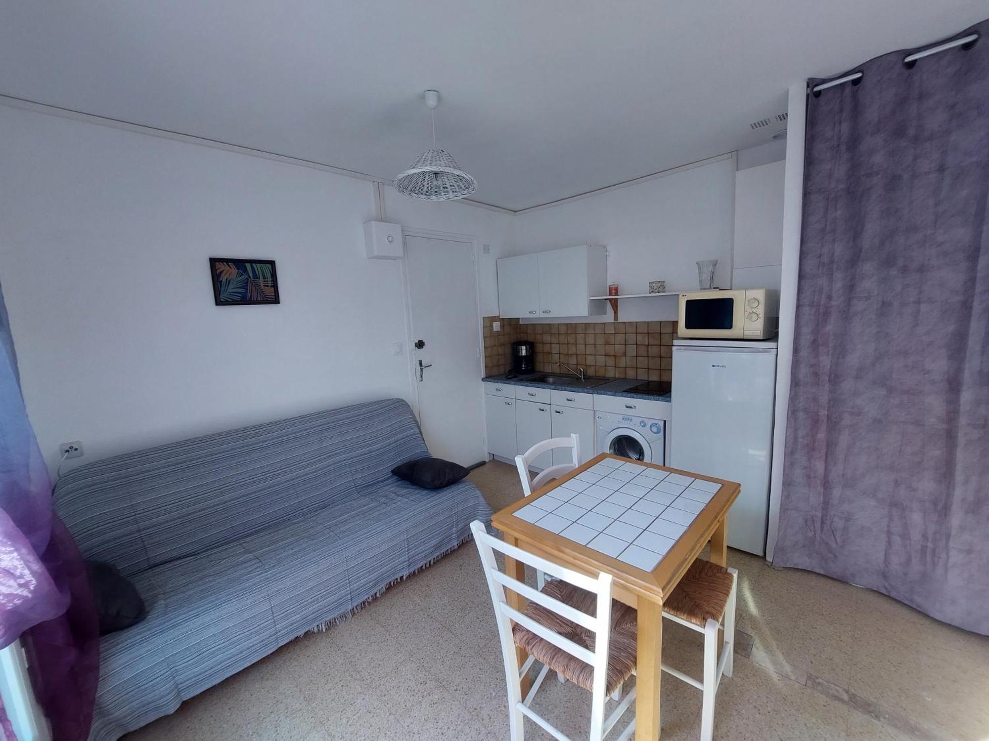 Apartment 1mn De La *